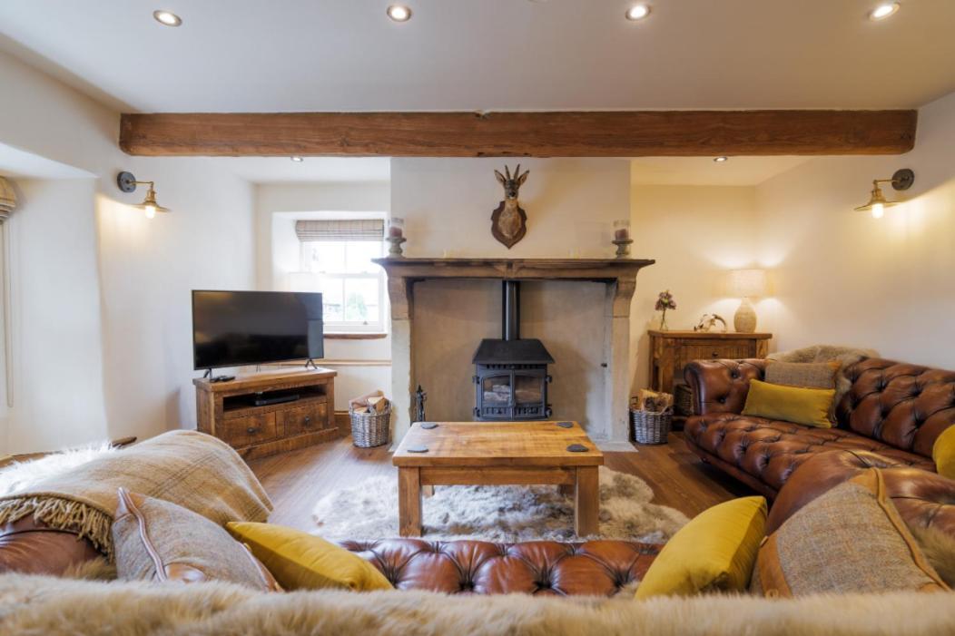 5 Star Cottage On The Green With Log Burner - Dog Friendly Austwick Экстерьер фото