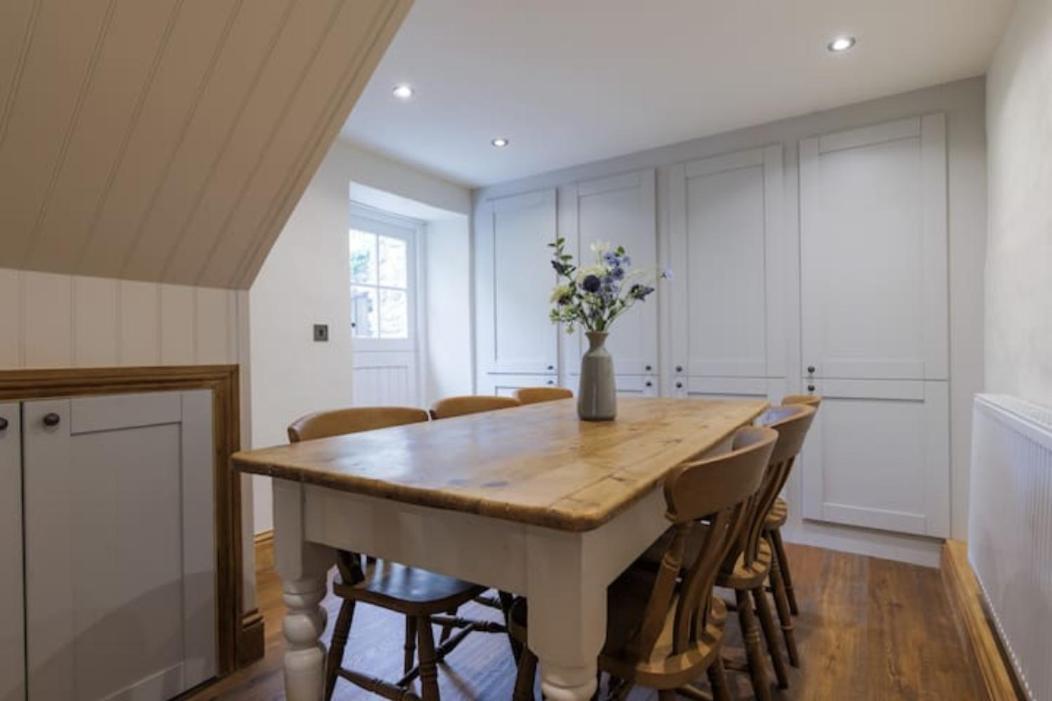 5 Star Cottage On The Green With Log Burner - Dog Friendly Austwick Экстерьер фото