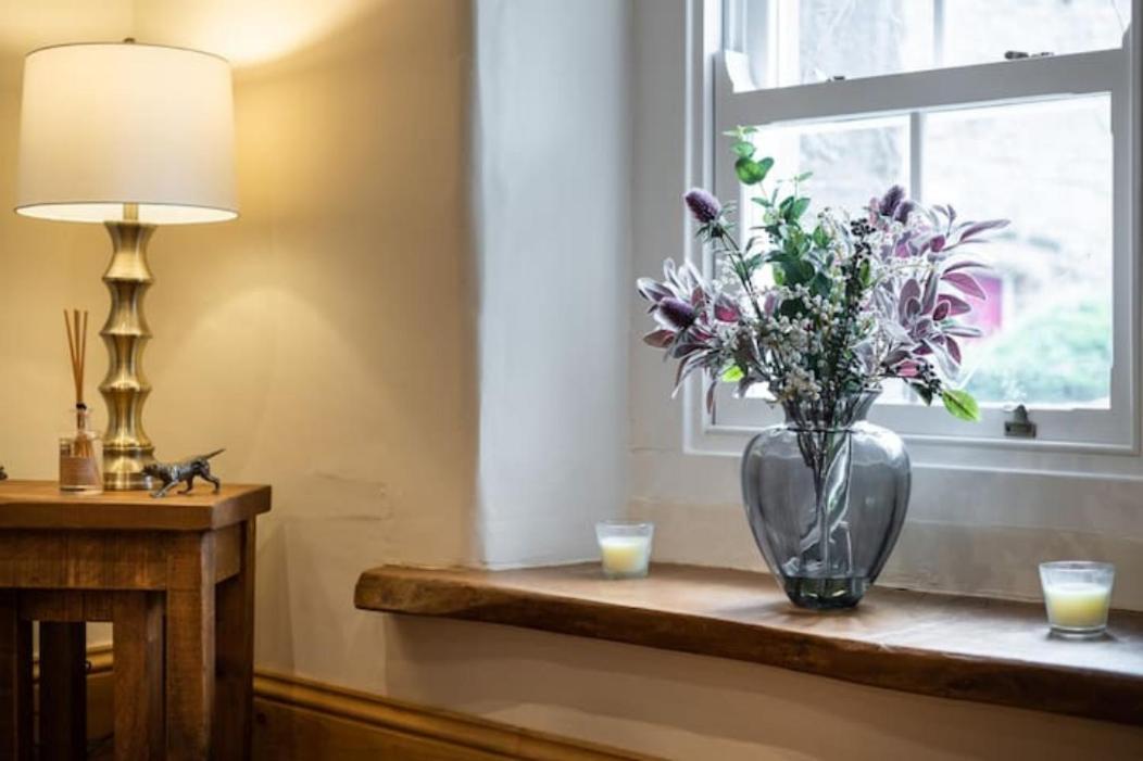 5 Star Cottage On The Green With Log Burner - Dog Friendly Austwick Экстерьер фото