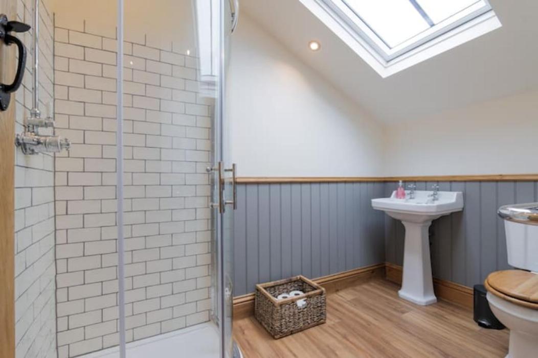 5 Star Cottage On The Green With Log Burner - Dog Friendly Austwick Экстерьер фото